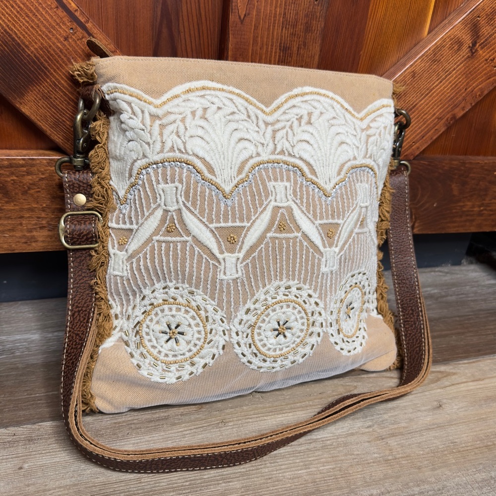 Myra Bag Purse Prairie Lace Shoulder Bag in Cottage White - Picture 5 of 10